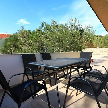 Martina * Betina (Sibenik-Knin)