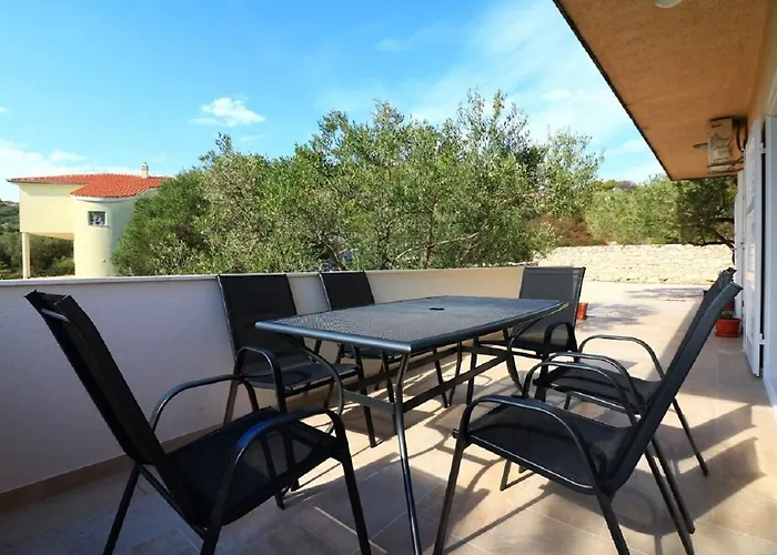 Martina * Betina (Sibenik-Knin)