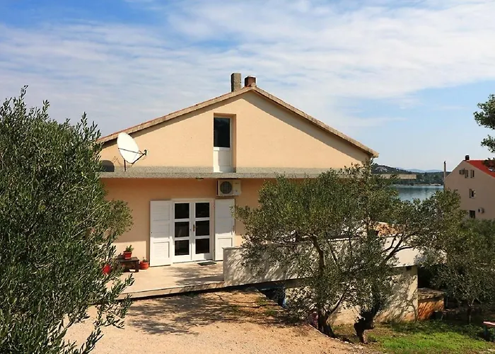 Martina * Betina (Sibenik-Knin)